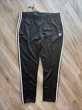 ADIDAS Black Jogger Pants with White Side Stripes XL Women’s all over print logo
